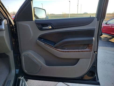 Used 2016 Chevrolet Suburban LTZ image 28