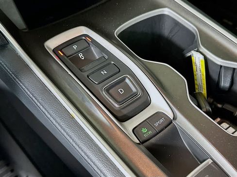 Used 2018 Honda Accord Touring image 19