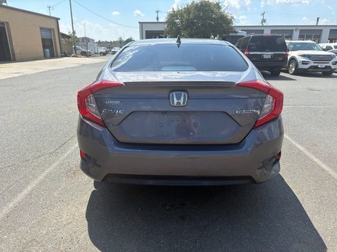 Used 2016 Honda Civic Touring image 5