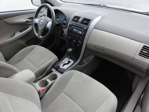 Used 2010 Toyota Corolla LE FWD image 15