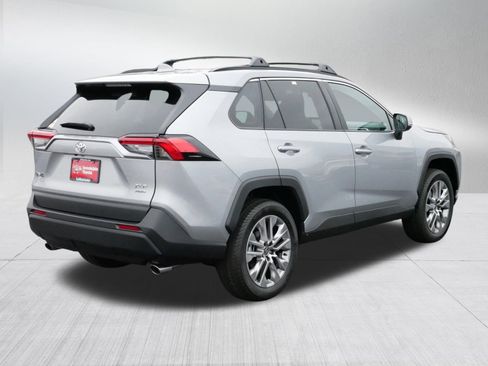 Certified 2025 Toyota RAV4 XLE Premium image 7