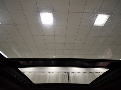 Used 2022 Cadillac XT5 Premium Luxury image 17