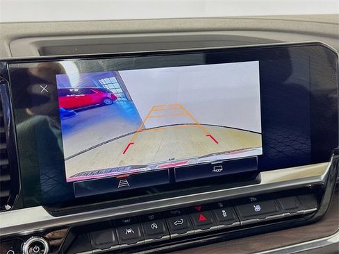 Used 2024 GMC Sierra 1500 SLT image 16