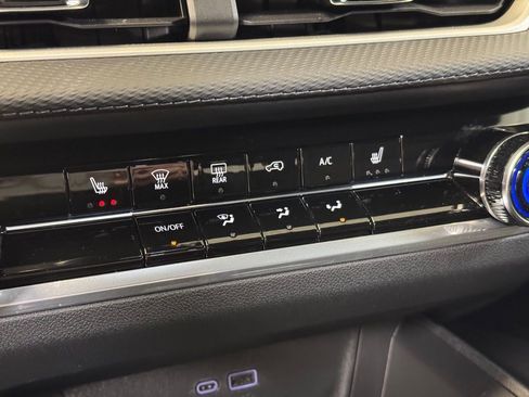 Used 2026 Chevrolet Equinox LT w/ Safety and Technology Package image 37