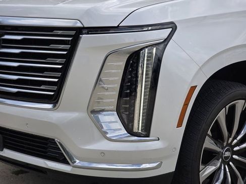 Used 2025 Cadillac Escalade ESV Premium Luxury Platinum w/ LPO, Floor Liner Package AWD/4WD image 7