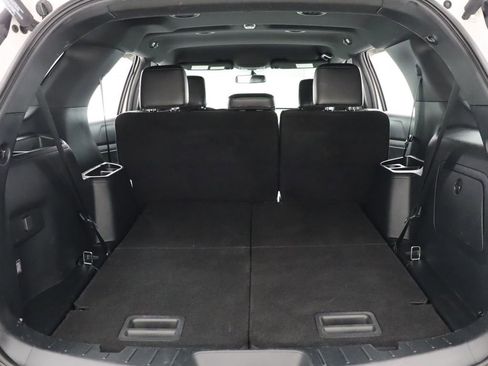 Used 2018 Ford Explorer XLT w/ Equipment Group 202A FWD image 37