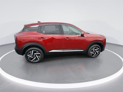 Used 2025 Nissan Kicks SV image 9