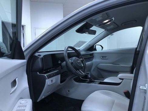 Used 2025 Hyundai Kona SEL image 11