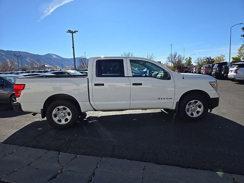 Used 2017 Nissan Titan S image 4