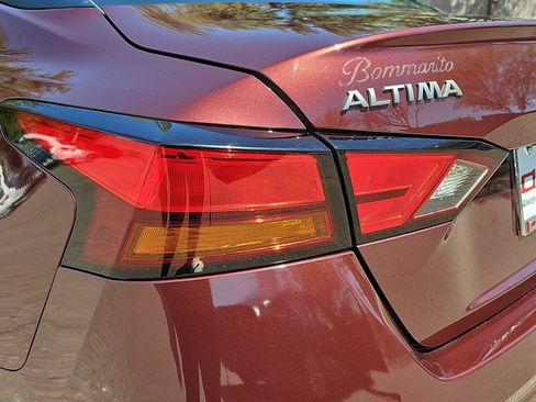 Certified 2023 Nissan Altima 2.5 SV FWD image 32