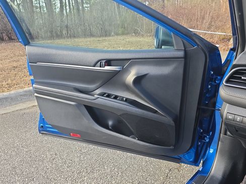 Used 2020 Toyota Camry SE image 26