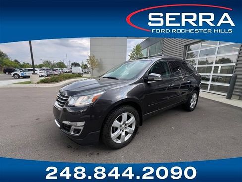Used 2017 Chevrolet Traverse LT w/ Style and Technology Package FWD image 1