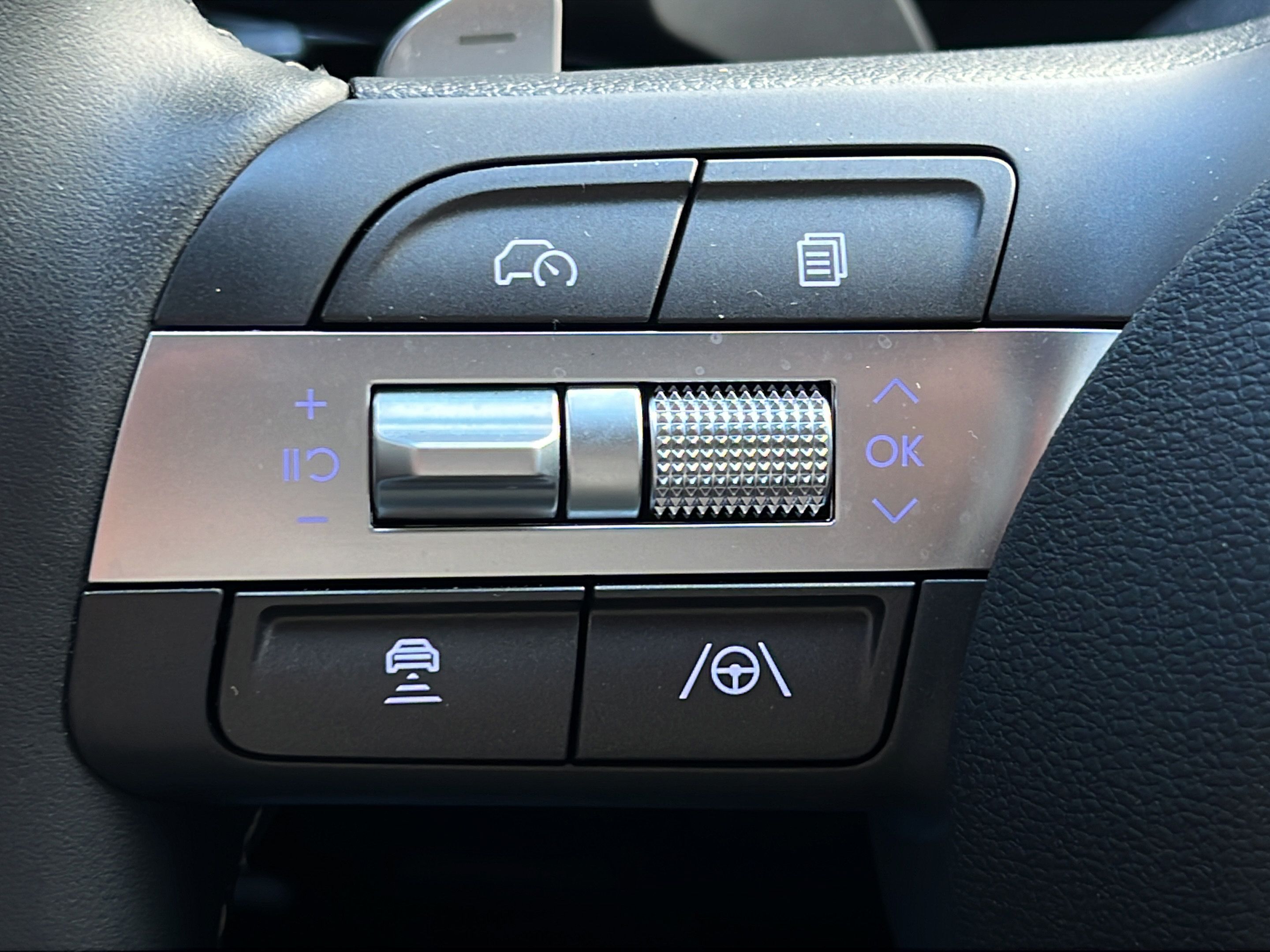 Used 2025 Hyundai Kona SEL FWD image 19