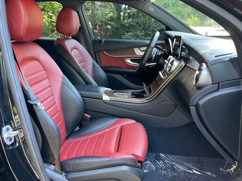 Used 2022 Mercedes-Benz GLC 43 AMG 4MATIC image 20
