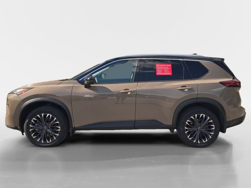 Certified 2025 Nissan Rogue SL w/ Tech Package FWD image 2