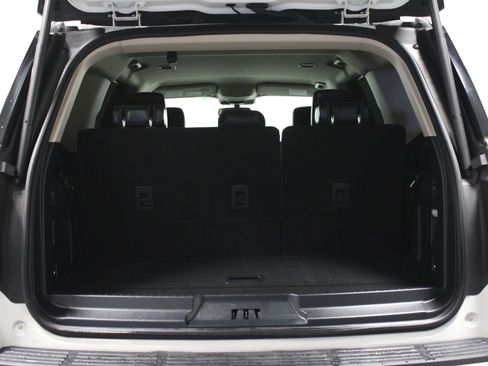 Used 2024 Ford Expedition XLT image 15