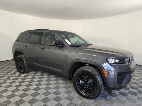 New 2026 Jeep Grand Cherokee Altitude RWD image 2