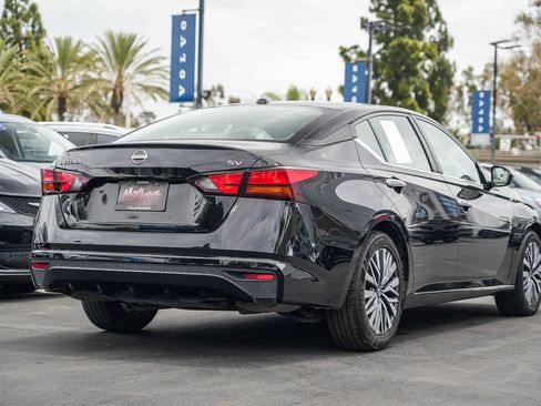Used 2023 Nissan Altima 2.5 SV FWD image 6