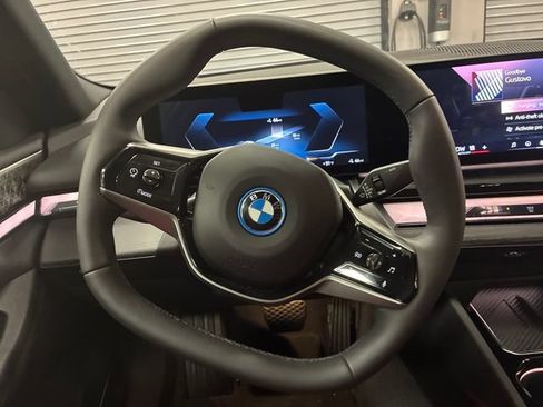 Used 2026 BMW i5 eDrive40 w/ Premium Package RWD image 14