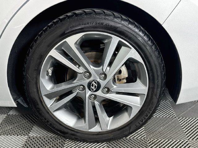 Used 2017 Hyundai Elantra Limited w/ Limited Tech Package 04 FWD image 34