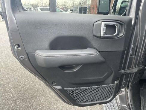 Used 2023 Jeep Wrangler Sahara w/ Cold Weather Group image 13