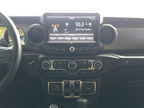 Used 2022 Jeep Wrangler Unlimited Sport w/ Xtreme Recon 35" Tire Package image 13