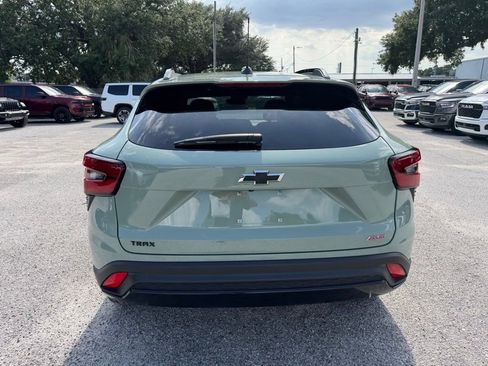 Used 2024 Chevrolet Trax RS w/ Sunroof Package FWD image 5