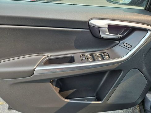 Used 2016 Volvo XC60 T5 Platinum AWD/4WD image 19