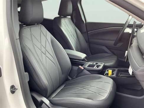 Used 2025 Ford Mustang Mach-E Select image 14