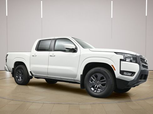 Certified 2025 Nissan Frontier SV w/ SV Convenience Package RWD image 23