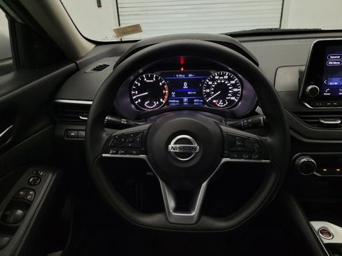 Used 2022 Nissan Altima 2.5 SV FWD image 22