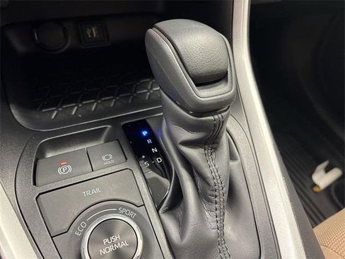Used 2025 Toyota RAV4 LE image 20