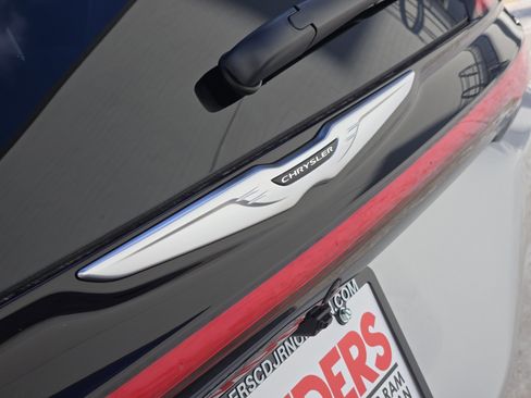 New 2026 Chrysler Pacifica Select image 7