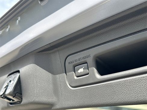 New 2025 Honda Pilot Touring image 7