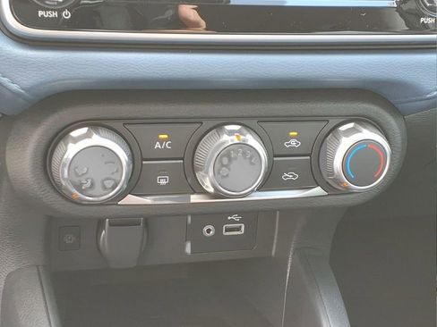 New 2025 Nissan Versa SV w/ Trunk Package image 17