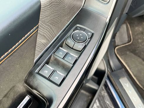 Used 2022 Ford F150 Platinum w/ Equipment Group 701A High AWD/4WD image 18