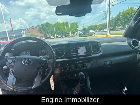 Used 2019 Toyota Tacoma TRD Off-Road w/ TRD Premium Off Road Package AWD/4WD image 16