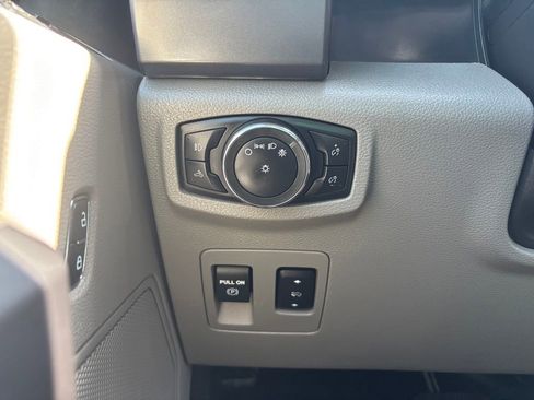 Used 2019 Ford F150 XLT w/ Equipment Group 302A Luxury AWD/4WD image 30