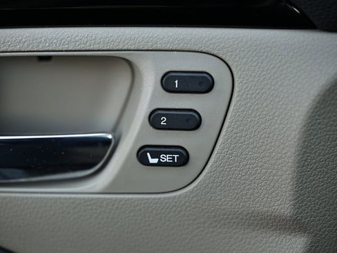 Used 2016 Honda Pilot Touring image 16