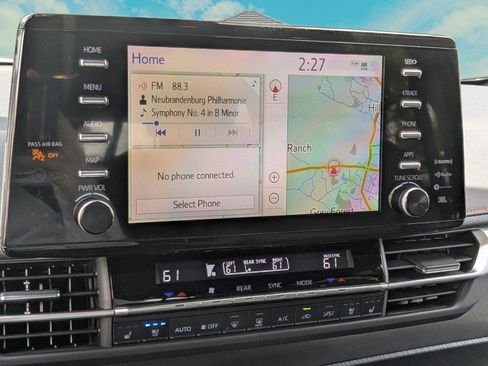 Used 2024 Toyota Sienna XSE w/ XSE Premium Package AWD/4WD image 11