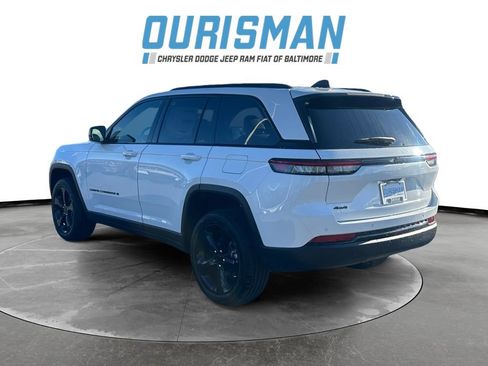 New 2025 Jeep Grand Cherokee image 4