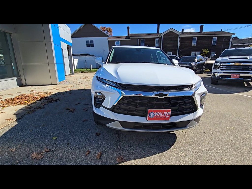 New 2026 Chevrolet Blazer LT w/ Convenience Package AWD/4WD image 3