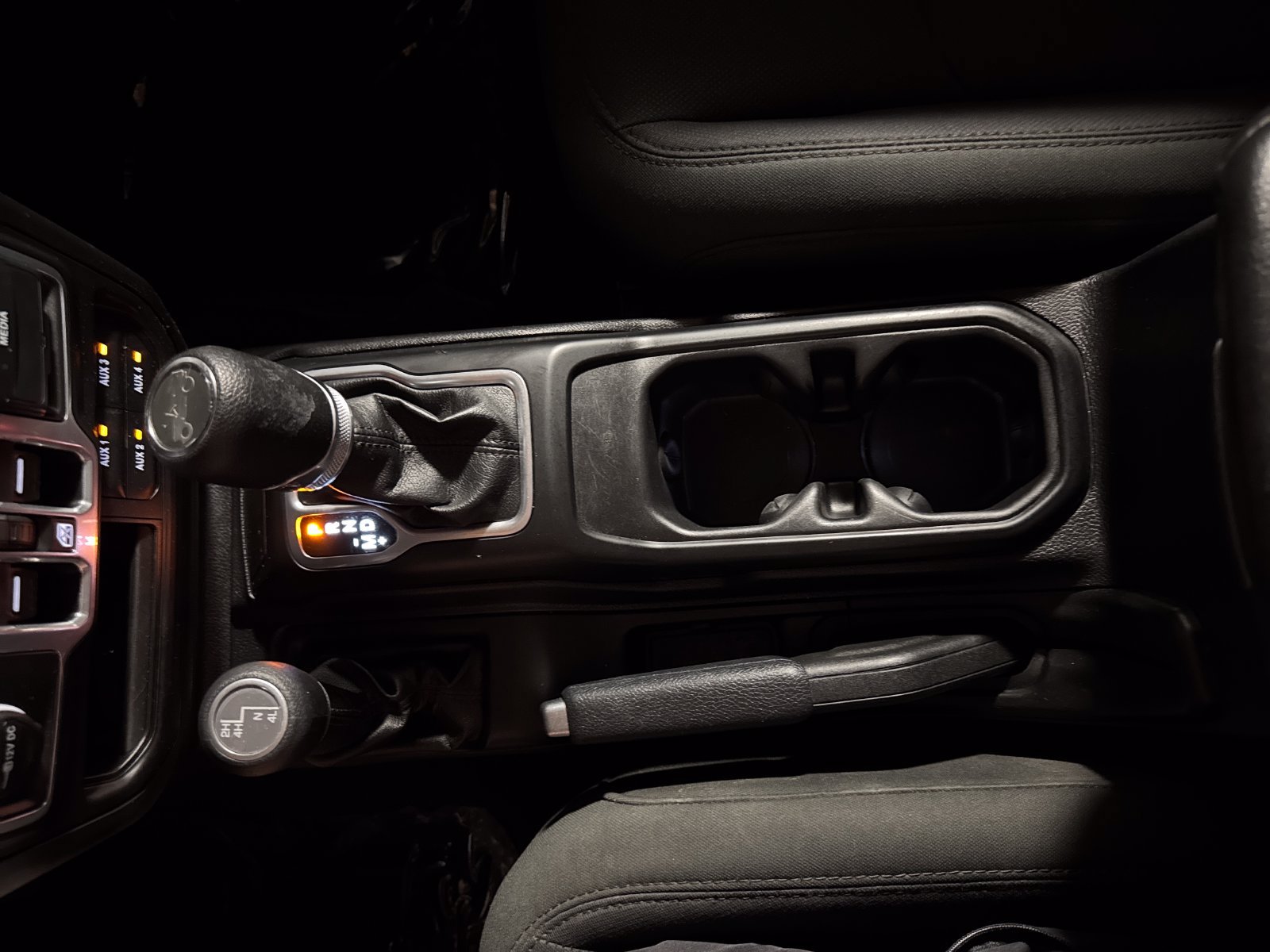 Used 2018 Jeep Wrangler Unlimited Sport S AWD/4WD image 23