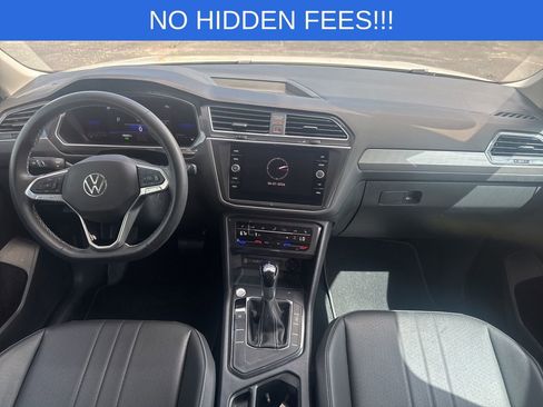 Used 2023 Volkswagen Tiguan SE image 17