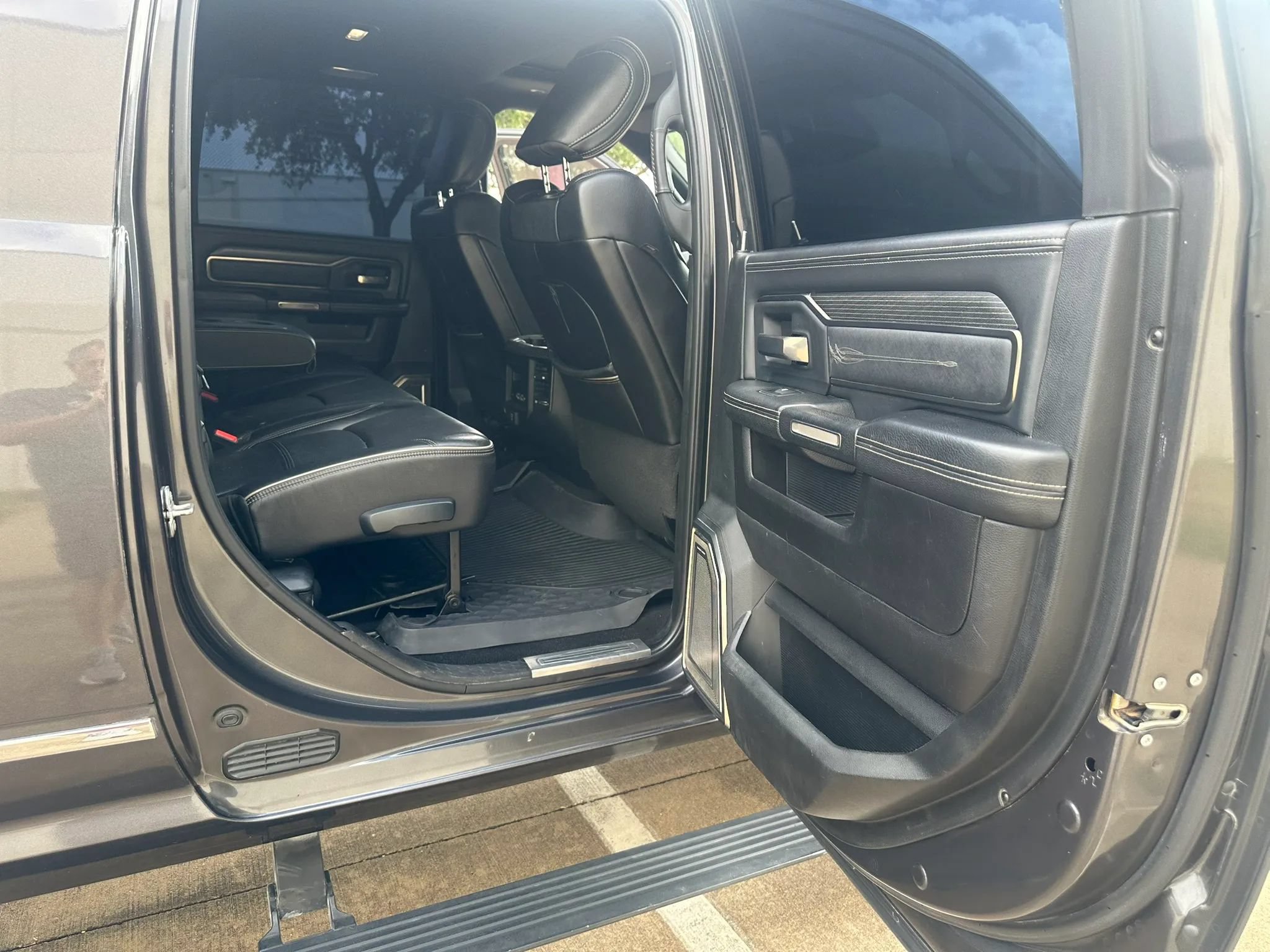Used 2019 RAM 3500 Limited AWD/4WD image 23