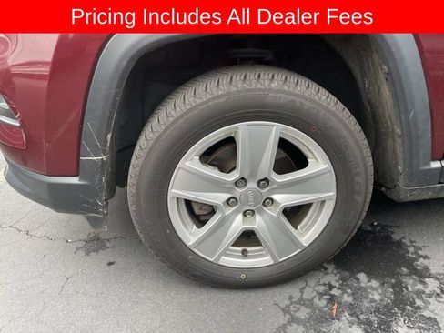 Used 2022 Jeep Compass Latitude w/ Convenience Group AWD/4WD image 2