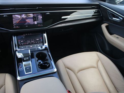 Used 2024 Audi Q8 Premium Plus image 28
