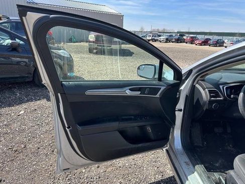 Used 2018 Ford Fusion SE image 21