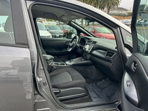 Used 2025 Nissan Leaf S FWD image 30