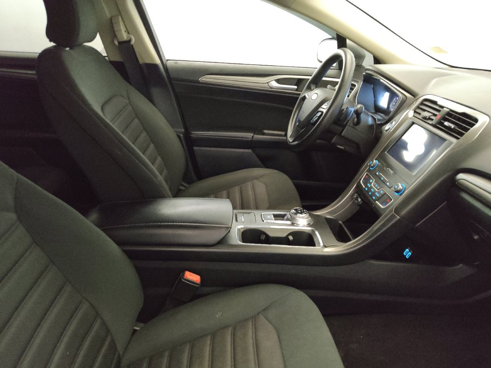 Used 2019 Ford Fusion SE FWD image 21